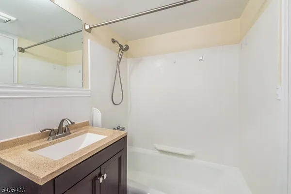 $2,100 | 2350 State Route 10, Unit E11, Morris Plains, NJ 07950