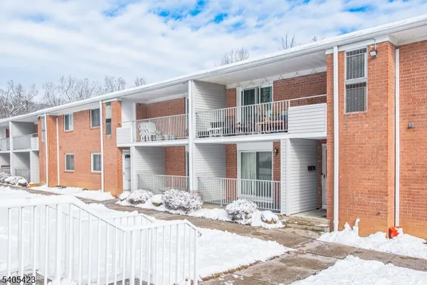 $2,100 | 2350 State Route 10, Unit E11, Morris Plains, NJ 07950