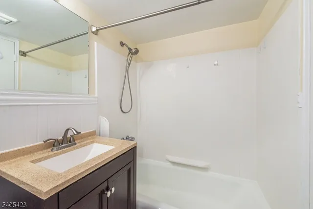 $2,250 | 2350 State Route 10, Unit E11, Morris Plains, NJ 07950