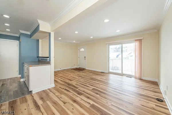 $2,100 | 2350 State Route 10, Unit E11, Morris Plains, NJ 07950