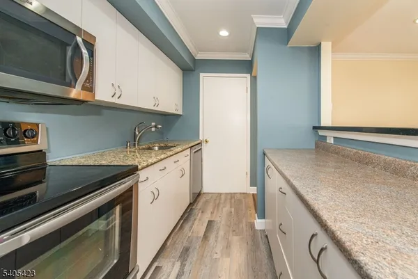 $2,100 | 2350 State Route 10, Unit E11, Morris Plains, NJ 07950