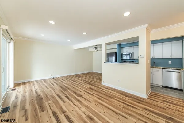 $2,100 | 2350 State Route 10, Unit E11, Morris Plains, NJ 07950