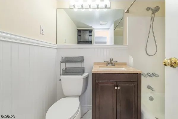 $2,100 | 2350 State Route 10, Unit E11, Morris Plains, NJ 07950