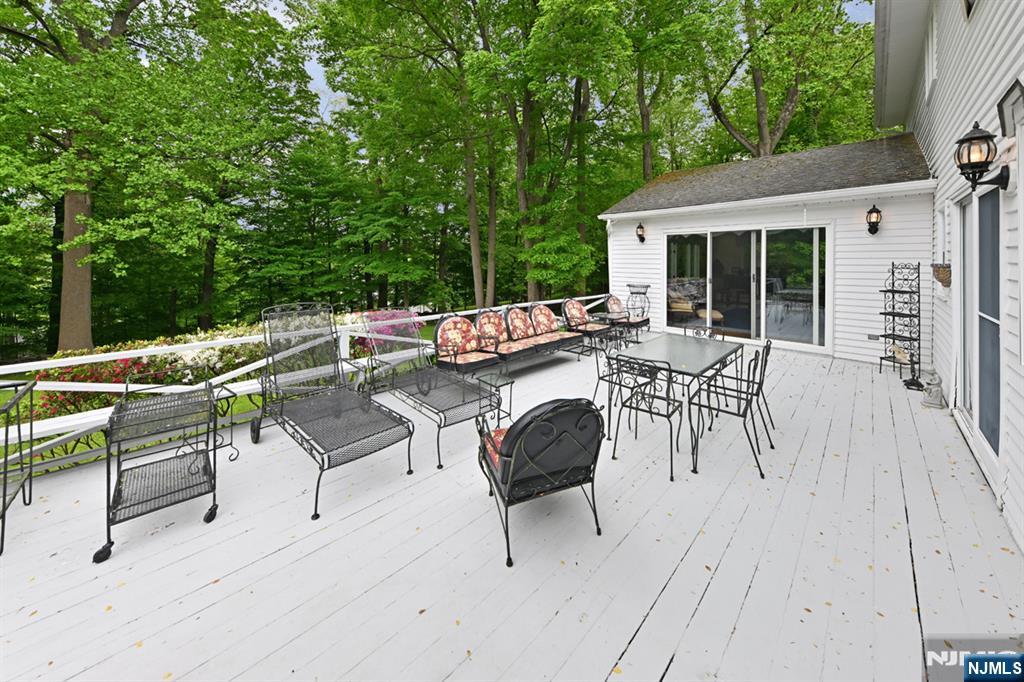 16 Knollwood Road Upper Saddle River, NJ 07458 - Photo 33 of 43