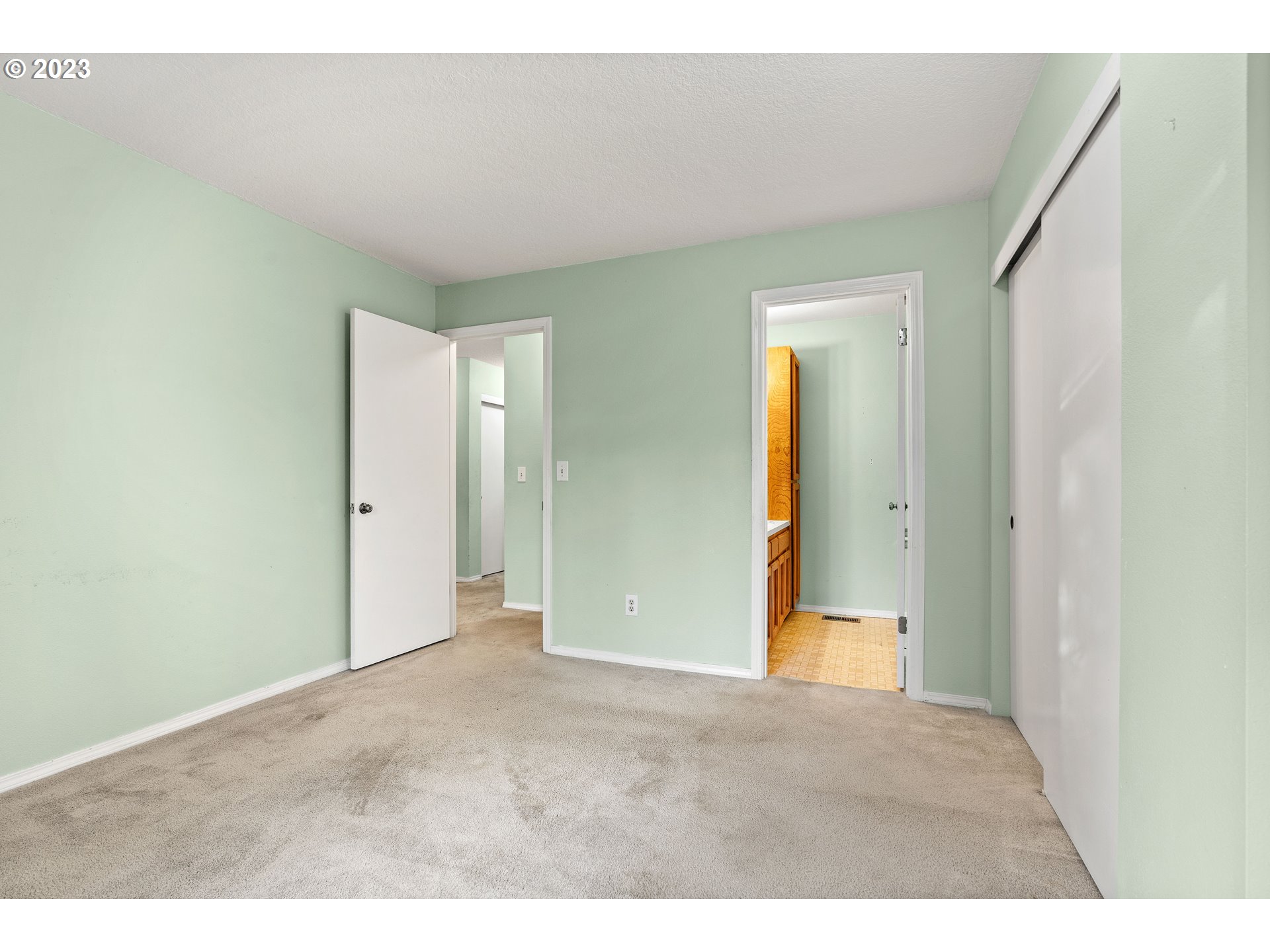 14575 Southwest Walker Road, Unit A1 Beaverton, OR 97006 - Photo 16 of 30 Gallery Image 16