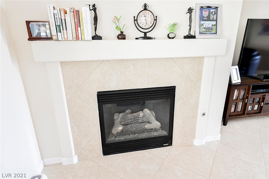 2209 Sandstone Cliffs Drive Henderson, NV 89044 - Photo 14 of 50
