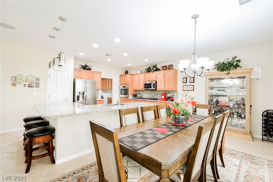 2209 Sandstone Cliffs Drive Henderson, NV 89044 - Photo 17 of 50