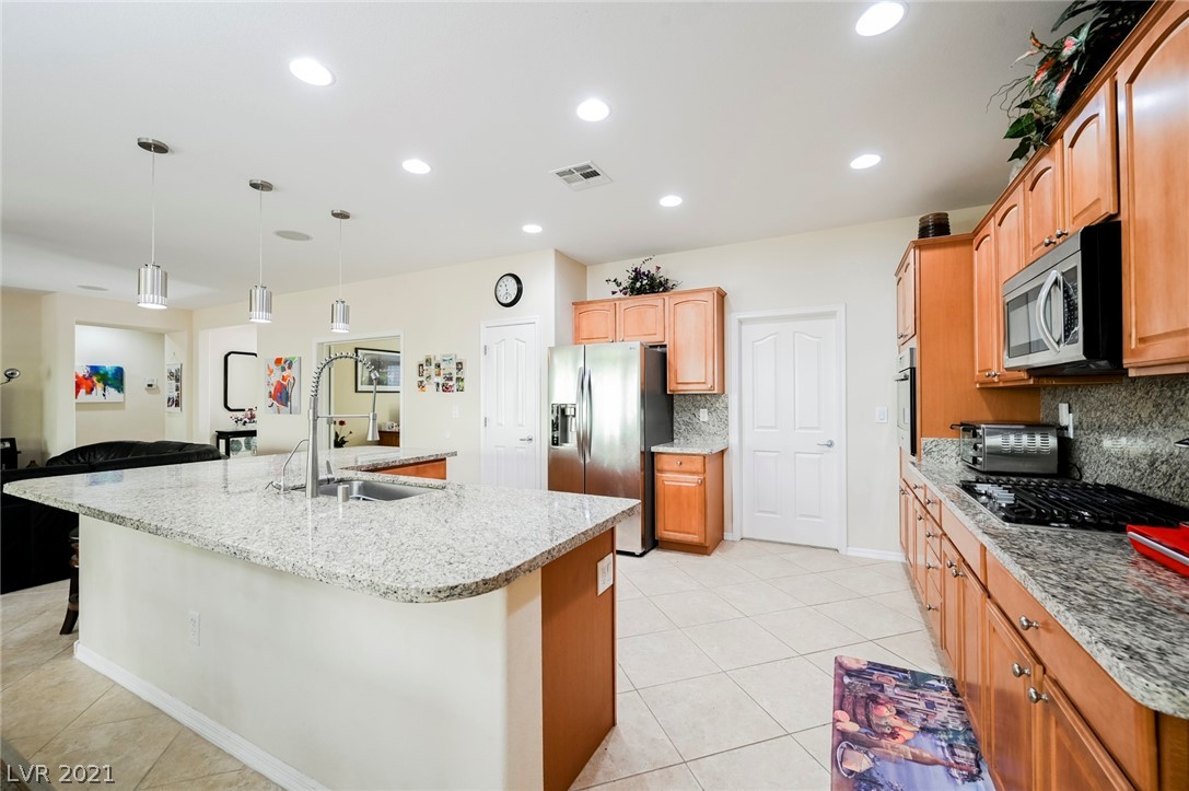 2209 Sandstone Cliffs Drive Henderson, NV 89044 - Photo 19 of 50