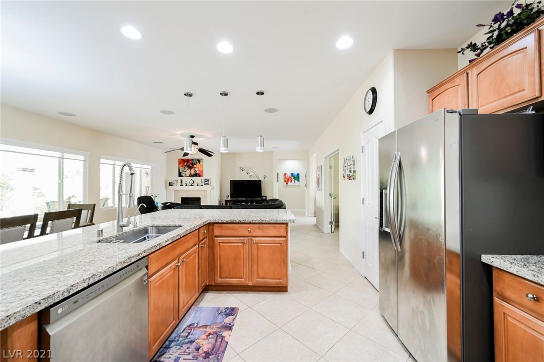 2209 Sandstone Cliffs Drive Henderson, NV 89044 - Photo 21 of 50