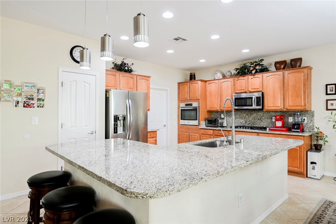 2209 Sandstone Cliffs Drive Henderson, NV 89044 - Photo 22 of 50