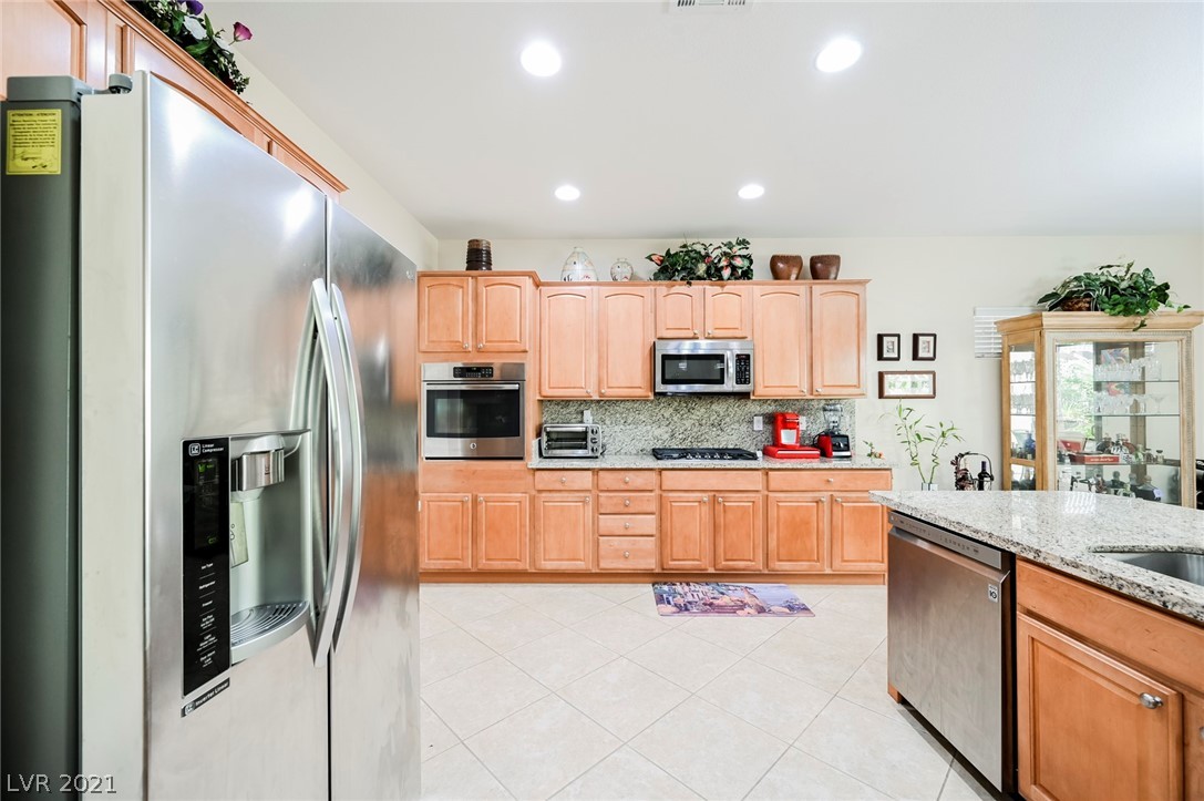 2209 Sandstone Cliffs Drive Henderson, NV 89044 - Photo 23 of 50