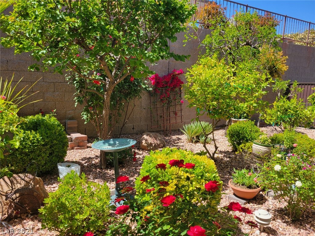 2209 Sandstone Cliffs Drive Henderson, NV 89044 - Photo 39 of 50