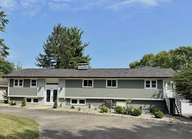 $1,249,000 | 12 Venetian Village, Culver, IN 46511