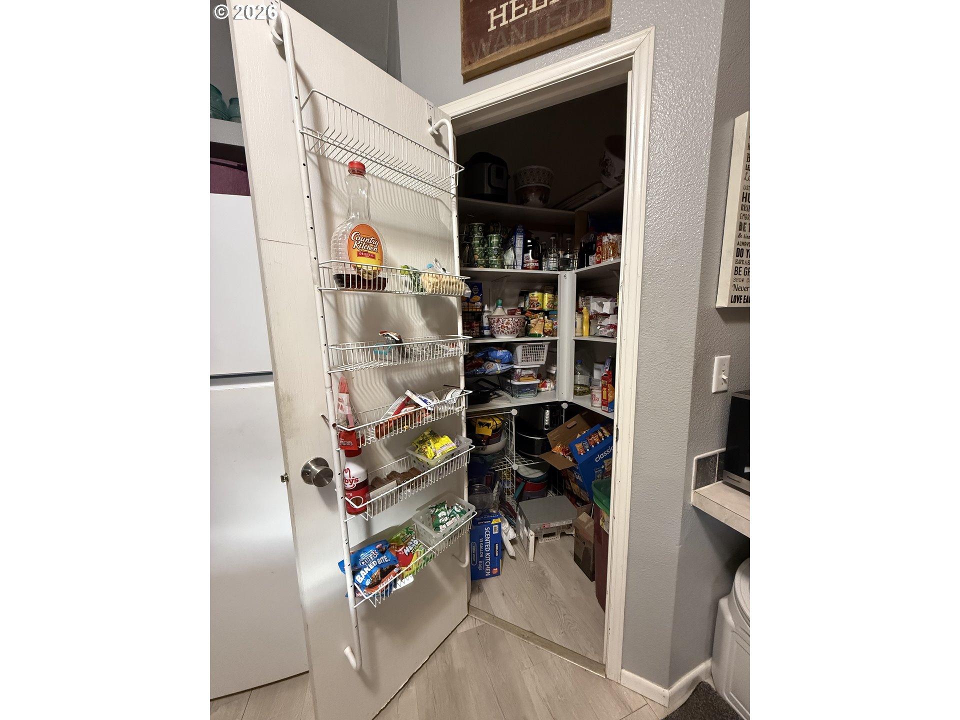 134 Anne Avenue Winston, OR 97496 - Photo 9 of 26 Pantry