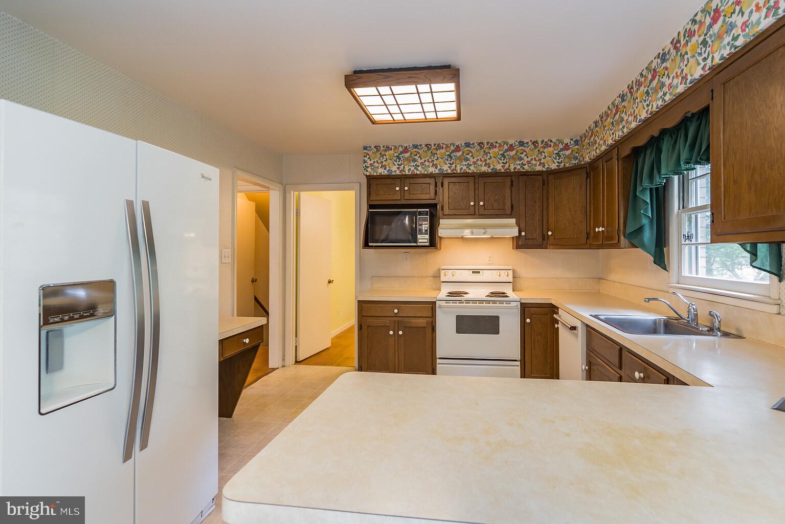 10017 Coach Road Vienna, VA 22181 - Photo 11 of 27 Gallery Image 11