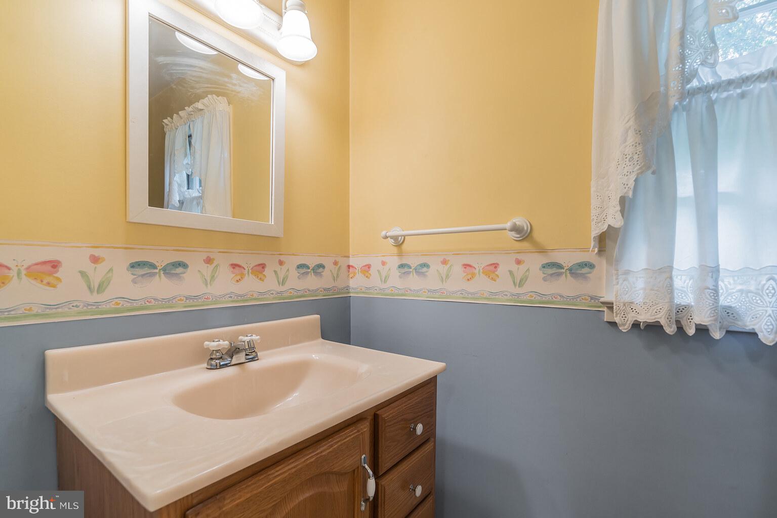 10017 Coach Road Vienna, VA 22181 - Photo 13 of 27 Gallery Image 13