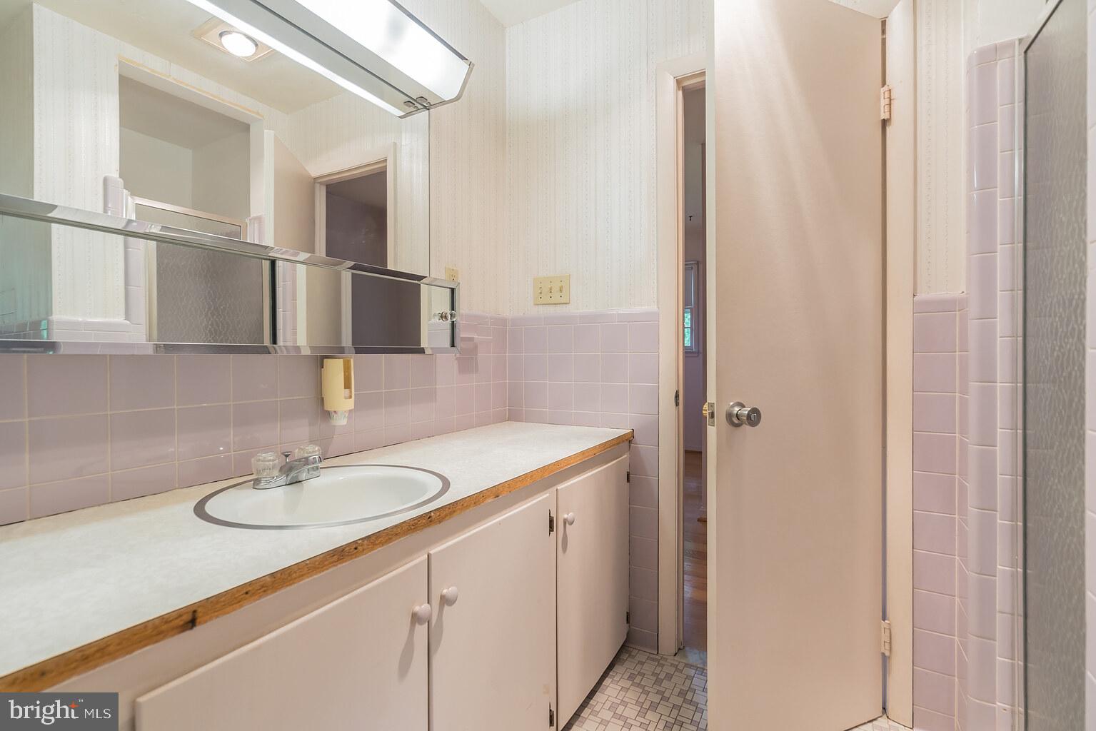 10017 Coach Road Vienna, VA 22181 - Photo 17 of 27 Gallery Image 17