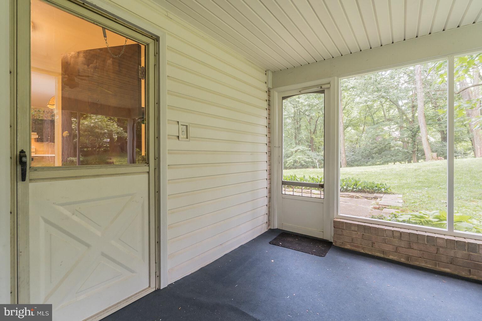 10017 Coach Road Vienna, VA 22181 - Photo 6 of 27 Gallery Image 6