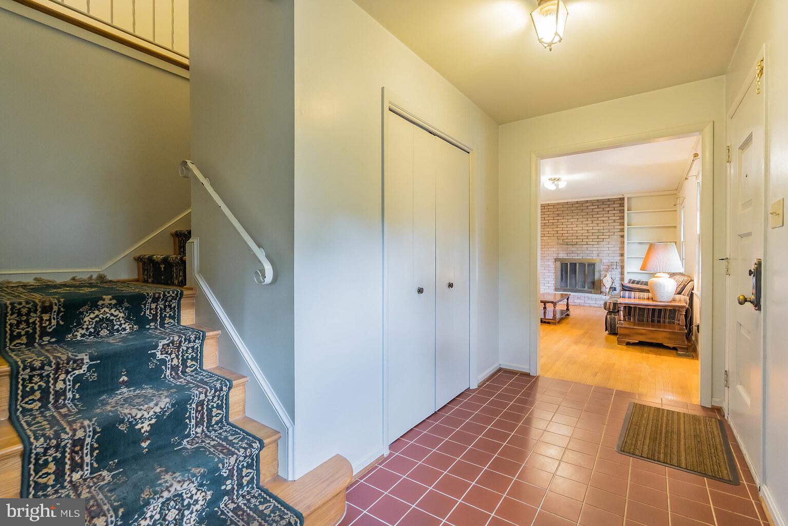 10017 Coach Road Vienna, VA 22181 - Photo 7 of 27 Gallery Image 7