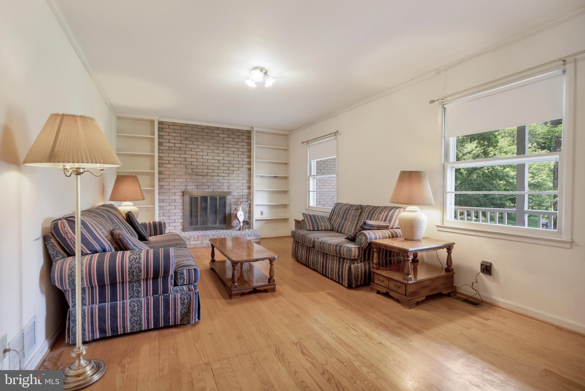 10017 Coach Road Vienna, VA 22181 - Photo 8 of 27 Gallery Image 8