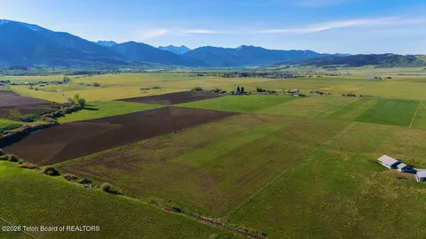 $785,000 | 122 County Road 122, Thayne, WY 83127