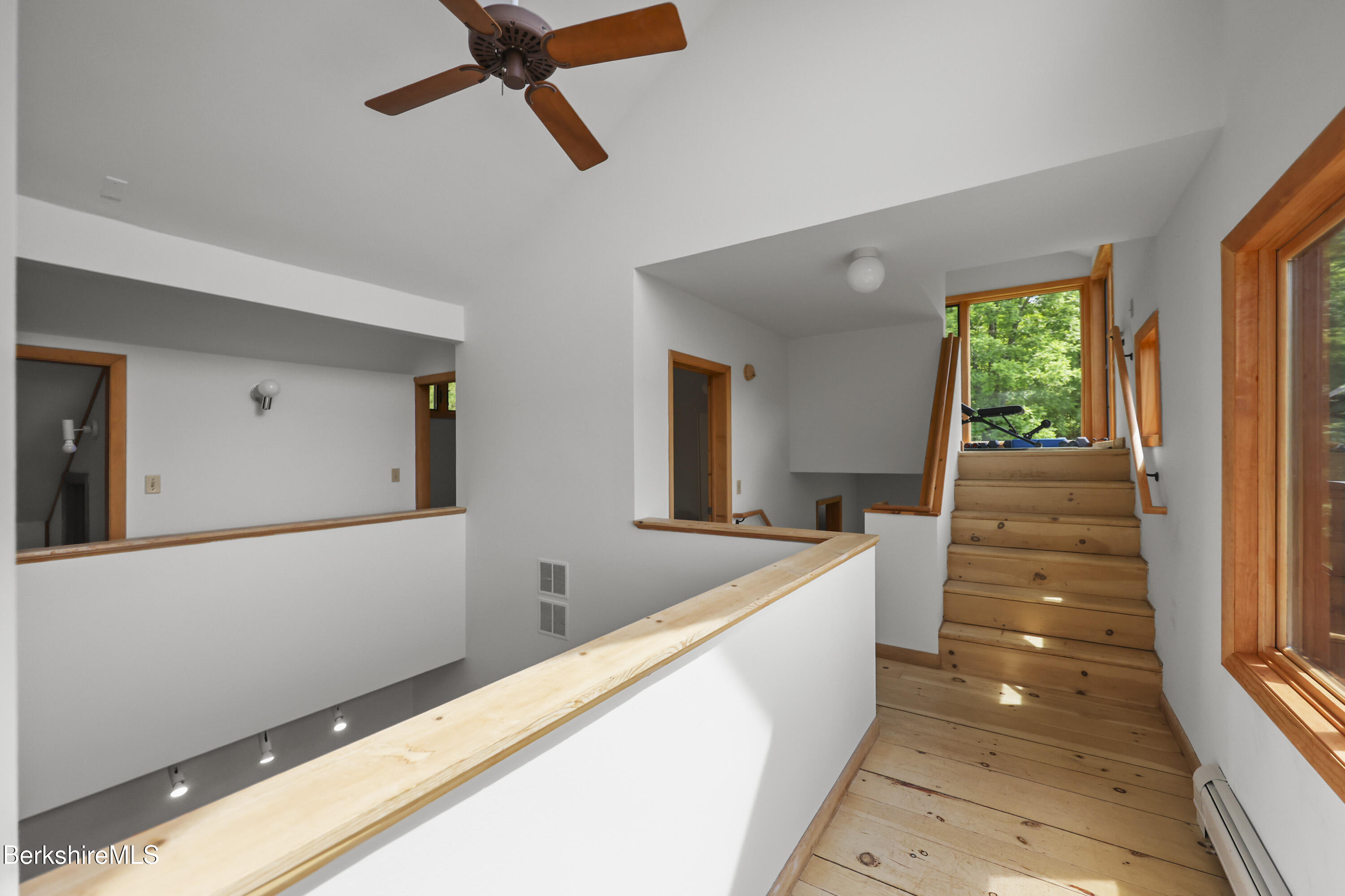 44 Prospect Hill Road Stockbridge, MA 01262 - Photo 34 of 61 185 Third Floor Landing