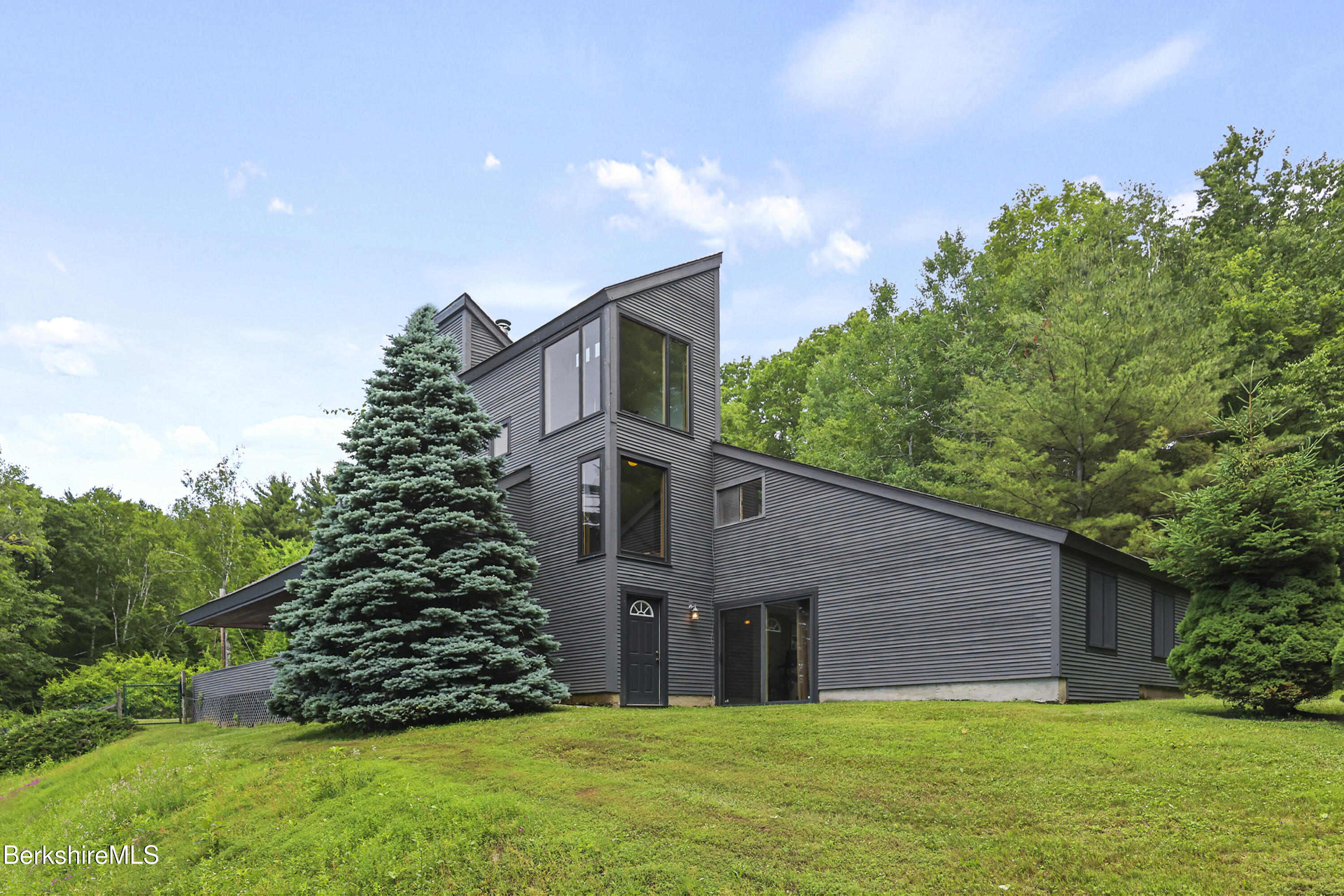 44 Prospect Hill Road Stockbridge, MA 01262 - Photo 54 of 61 High Peak Entrance
