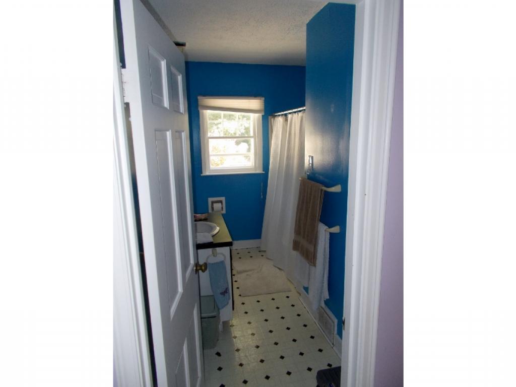 22 Larchmont Road Manchester, NH 03104 - Photo 14 of 15 Gallery Image 14