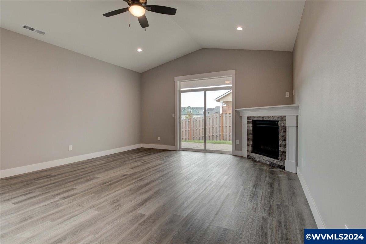985 Sassafras Street Independence, OR 97351 - Photo 4 of 37 Gallery Image 4
