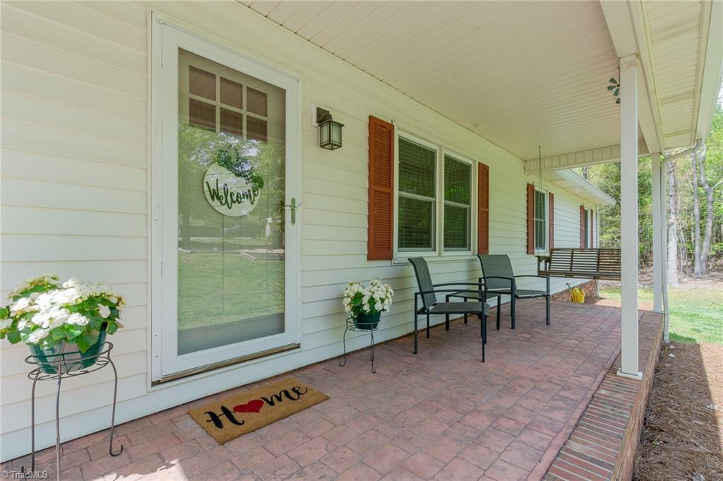 1268 North County Home Road Lexington, NC 27292 - Photo 6 of 45 Large Front Porch