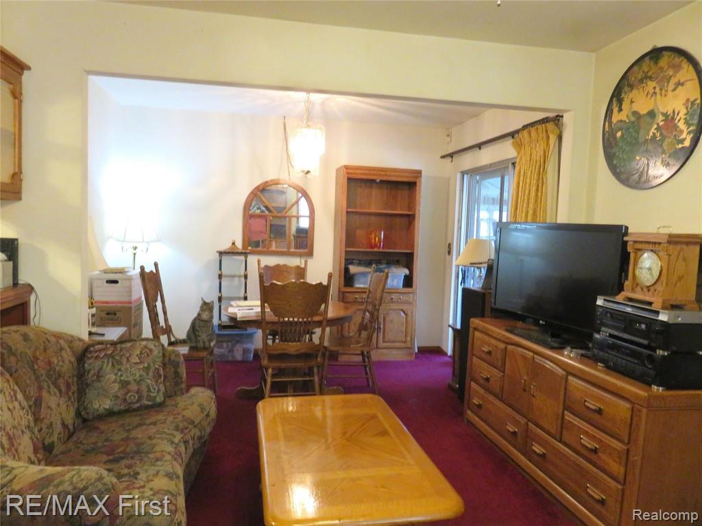 2011 Common Road Warren, MI 48092 - Photo 8 of 17