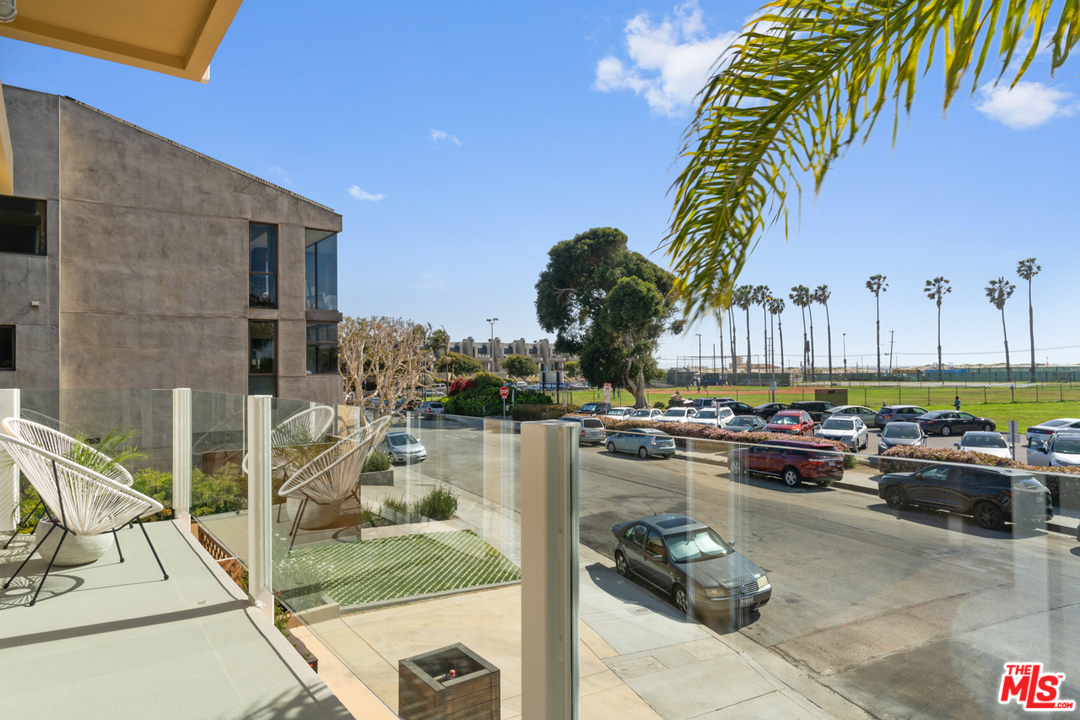 6730 Esplanade Playa del Rey, CA 90293 - Photo 11 of 49