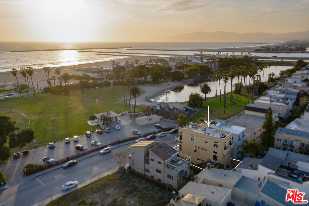 6730 Esplanade Playa del Rey, CA 90293 - Photo 3 of 49