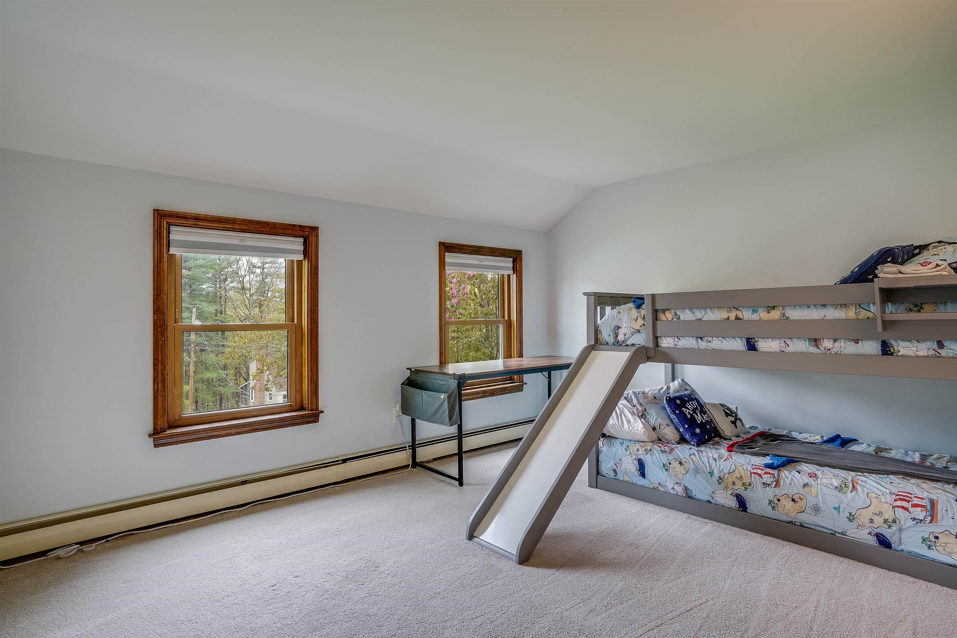 8 Winter Hill Road Derry, NH 03038 - Photo 26 of 38