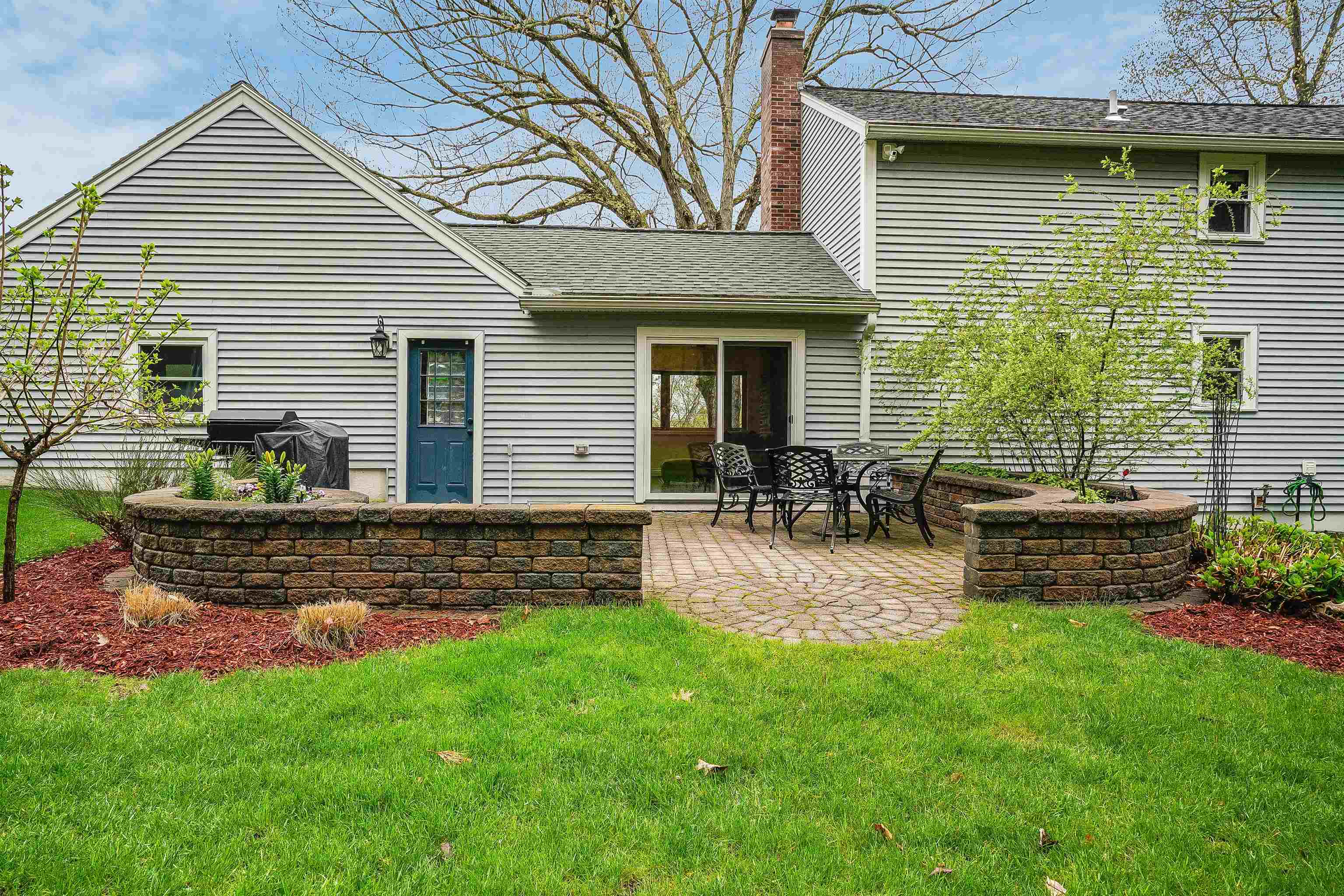 8 Winter Hill Road Derry, NH 03038 - Photo 35 of 38