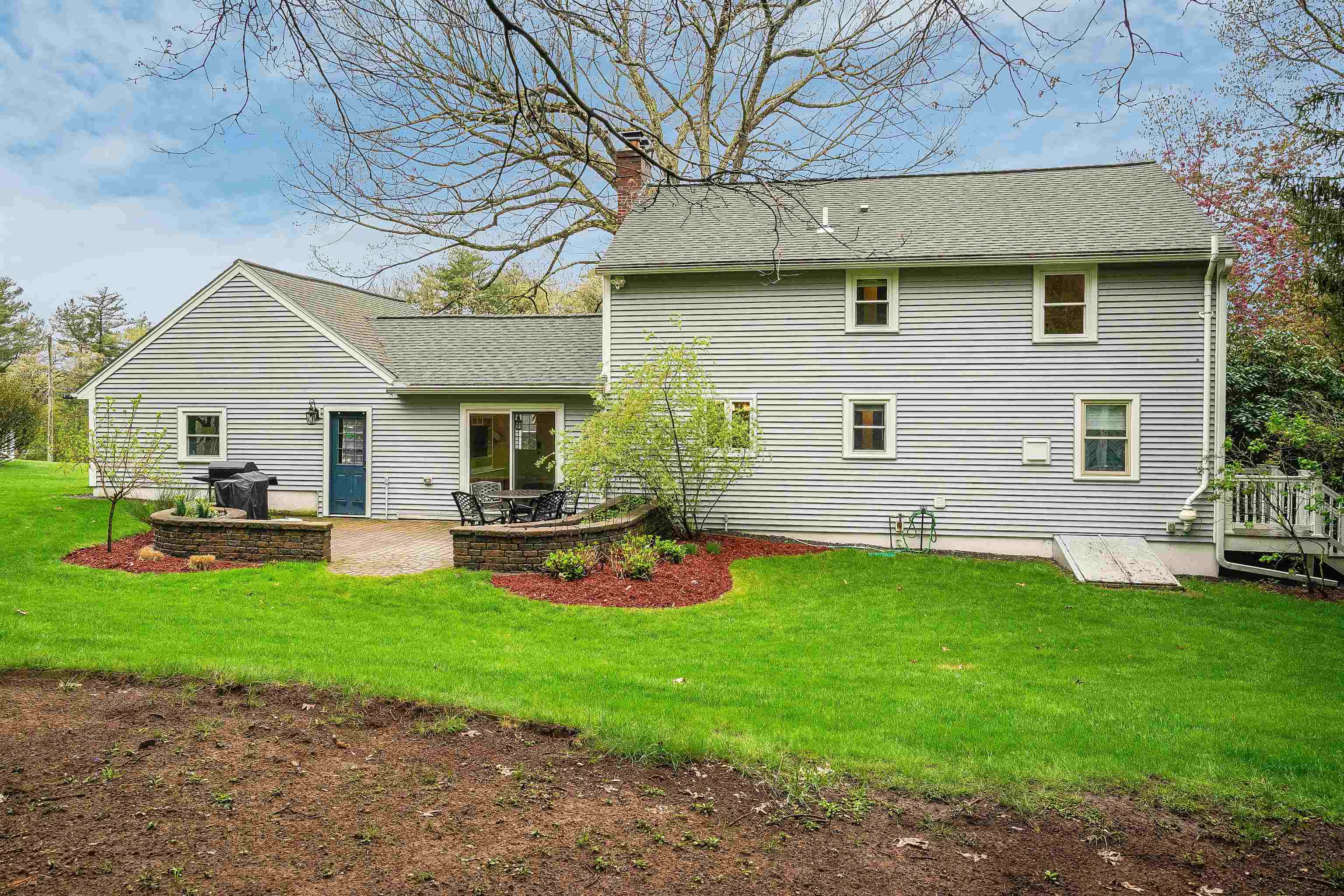 8 Winter Hill Road Derry, NH 03038 - Photo 37 of 38