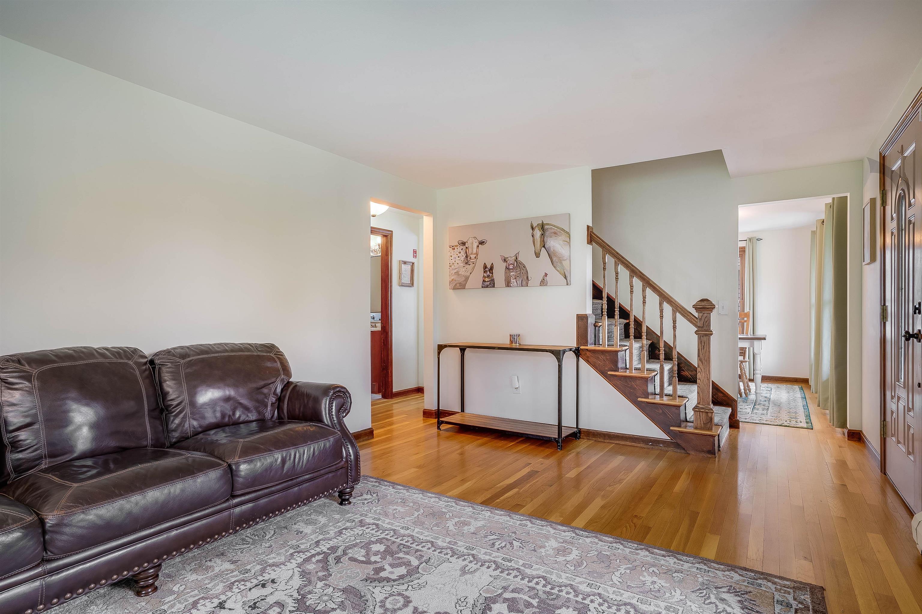 8 Winter Hill Road Derry, NH 03038 - Photo 4 of 38