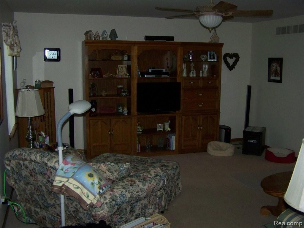 7662 Buckell Lake Road Holly, MI 48442 - Photo 2 of 15 Living Room.JPG