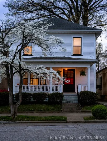 $349,900 | 217 East 9th Street, New Albany, IN 47150