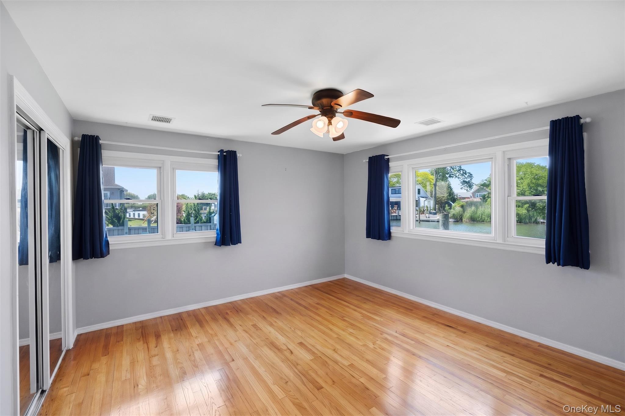 34 Cape Road Amityville, NY 11701 - Photo 17 of 36