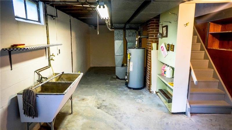 205 Linhurst Avenue Butler, PA 16001 - Photo 10 of 19 Gallery Image 10