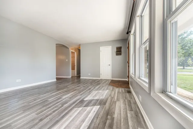 $399,900 | 1043 Elmwood Lane, Elk Grove Village, IL 60007