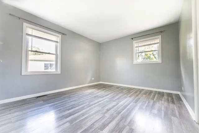 $399,900 | 1043 Elmwood Lane, Elk Grove Village, IL 60007