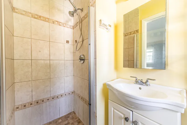 $399,900 | 1043 Elmwood Lane, Elk Grove Village, IL 60007