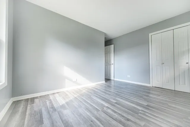 $399,900 | 1043 Elmwood Lane, Elk Grove Village, IL 60007