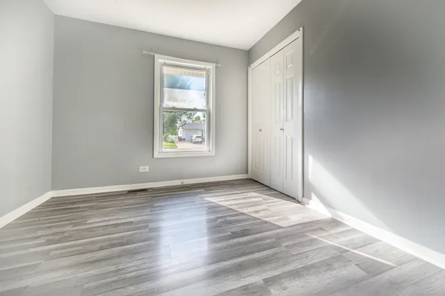 $399,900 | 1043 Elmwood Lane, Elk Grove Village, IL 60007