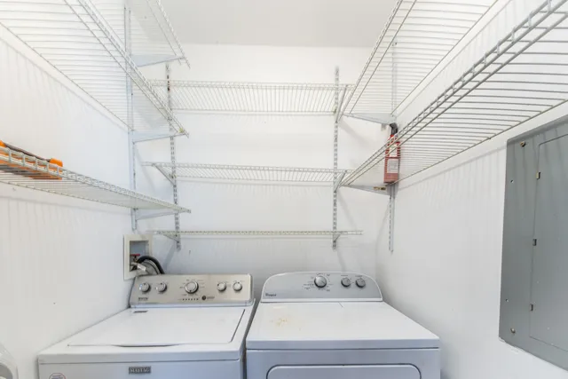 $399,900 | 1043 Elmwood Lane, Elk Grove Village, IL 60007