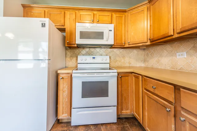 $399,900 | 1043 Elmwood Lane, Elk Grove Village, IL 60007