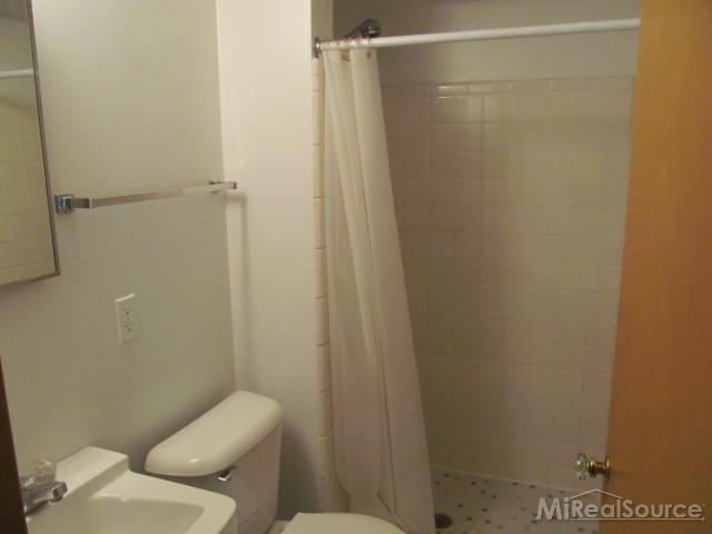 11442 Racine Road Warren, MI 48093 - Photo 7 of 10 31201473-6.JPG