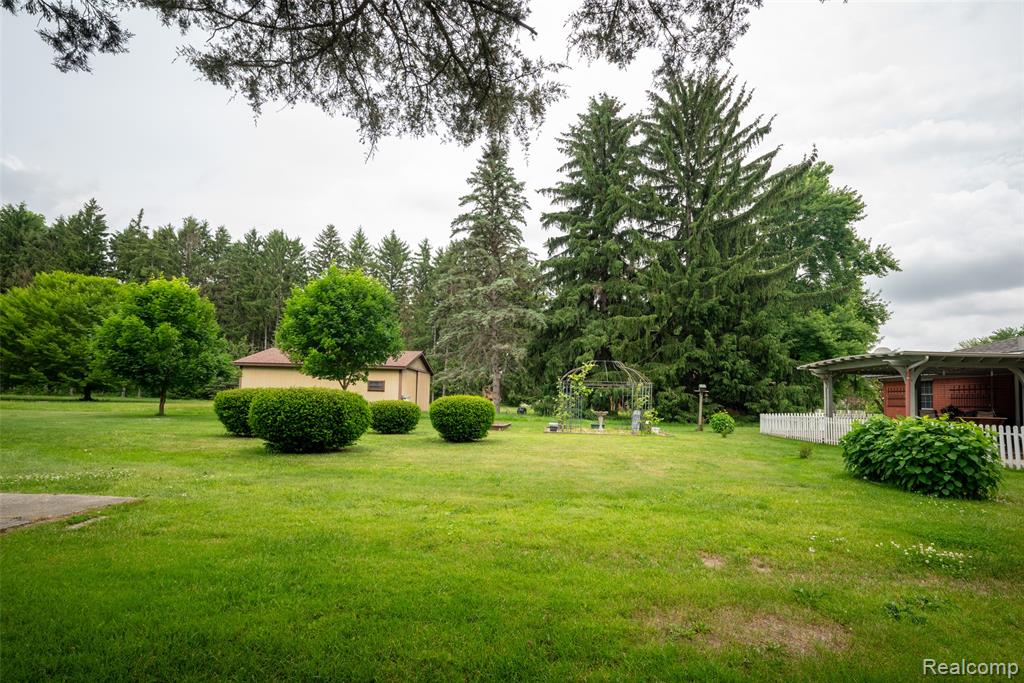 9404 North River Road Algonac, MI 48001 - Photo 28 of 37